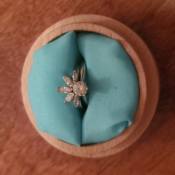Boutique Jewelry - Unique Diamond Engagement Ring & Custom Diamond Wedding Band